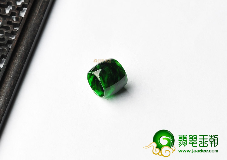 糯冰种癣加绿路路通挂件