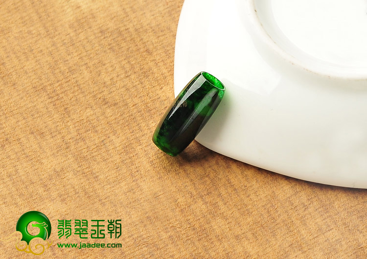 糯冰种癣加绿路路通挂件