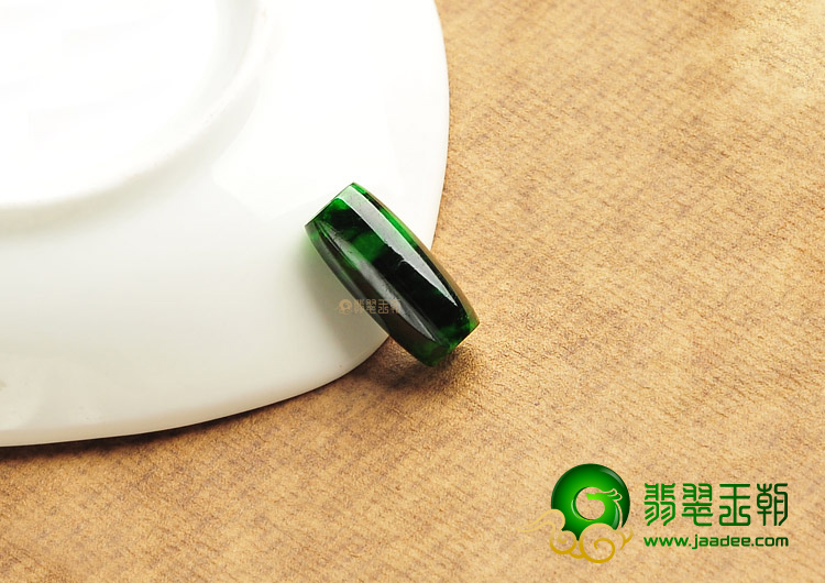 糯冰种癣加绿路路通挂件