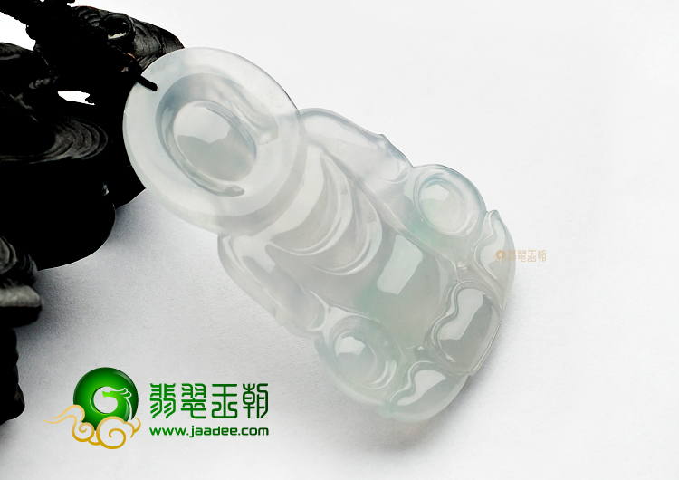 冰种淡晴水观音挂件
