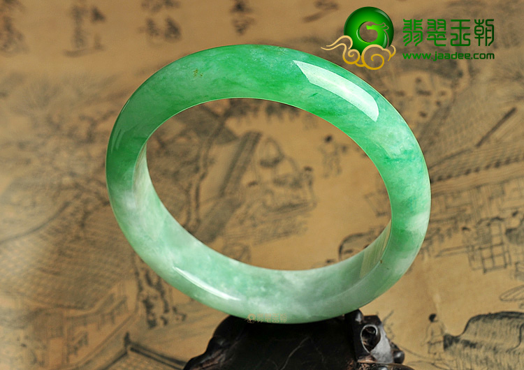 (超值推荐)糯冰种阳绿手镯(59.9mm)