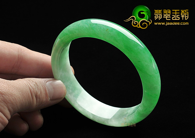 (超值推荐)糯冰种阳绿手镯(59.9mm)