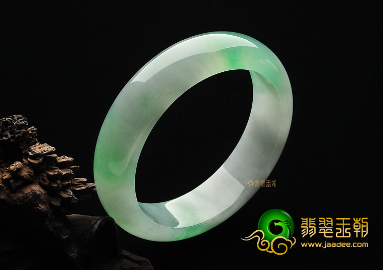 (超值推荐)冰种飘翠手镯(56.1mm)