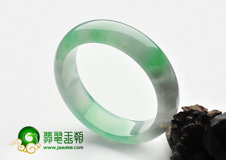 (超值推荐)冰种飘翠手镯(56.1mm)