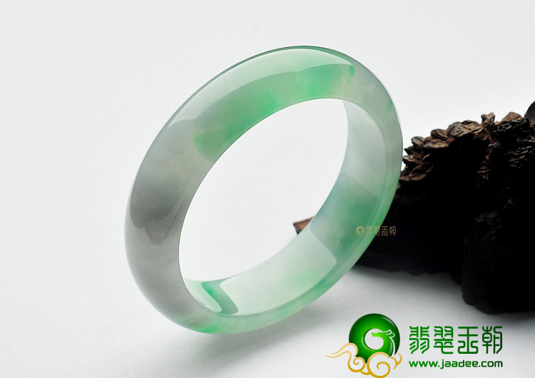 (超值推荐)冰种飘翠手镯(56.1mm)