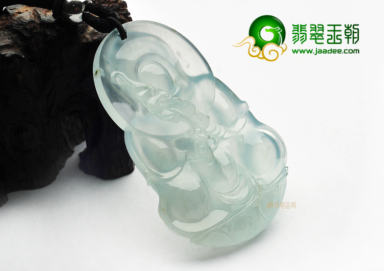 冰玻种淡晴水观音挂件