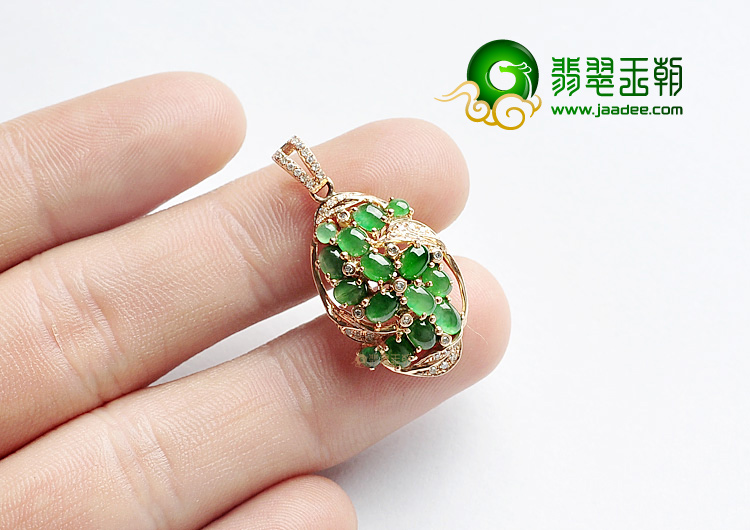 冰种阳绿镶玫瑰金花型胸坠(真钻)