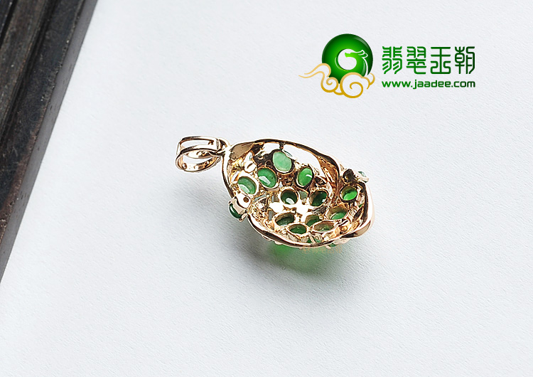 冰种阳绿镶玫瑰金花型胸坠(真钻)