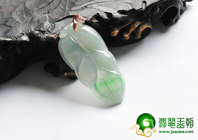 冰种飘翠叶子挂件