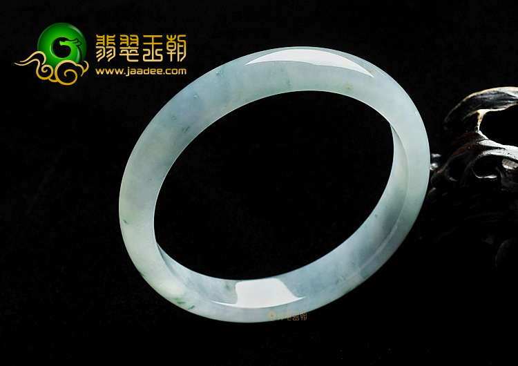 糯冰种飘花略带紫罗兰手镯(57mm)