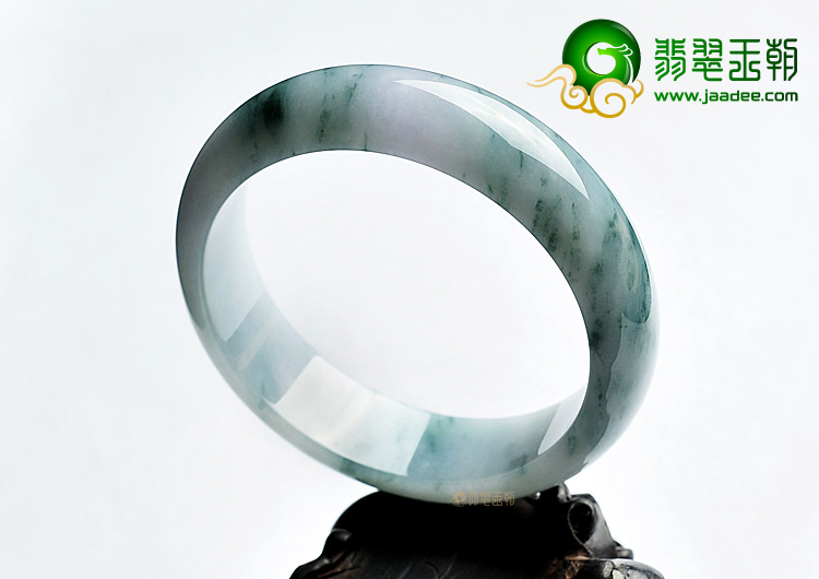 糯冰种飘花略带紫罗兰手镯(59.1mm)