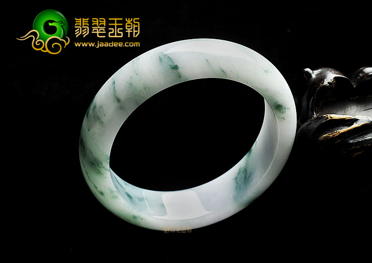 糯冰种飘花略带紫罗兰手镯(56mm)