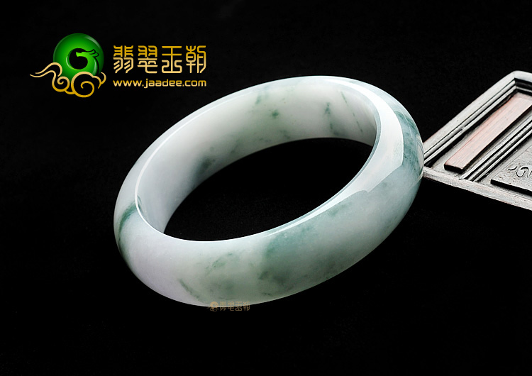 糯冰种飘花略带紫罗兰手镯(56mm)