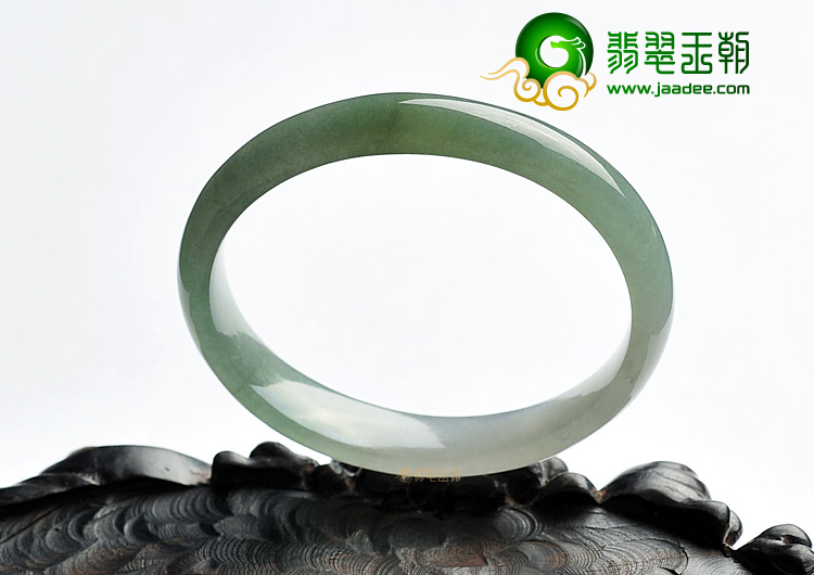 糯冰种晴水贵妃镯(55mm-47mm)