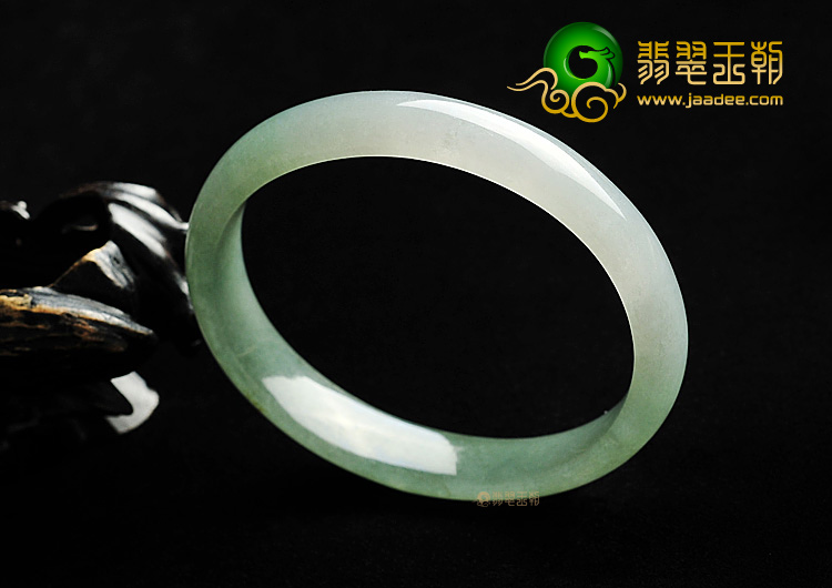 糯冰种晴水贵妃镯(55mm-47mm)