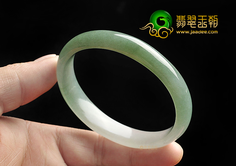 糯冰种晴水贵妃镯(55mm-47mm)