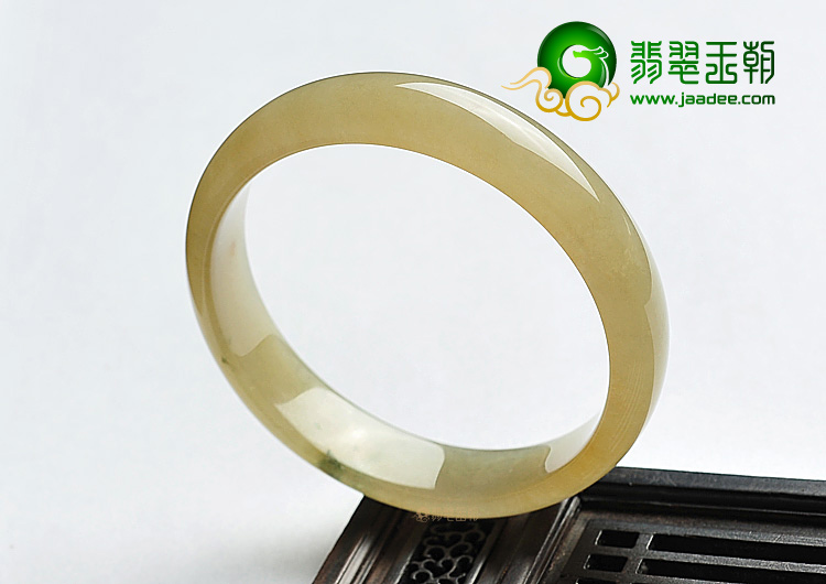 冰种黄翡略飘花手镯(55.2mm)
