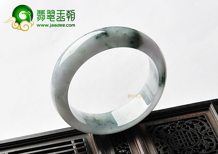 糯冰种飘花手镯(56.7mm)