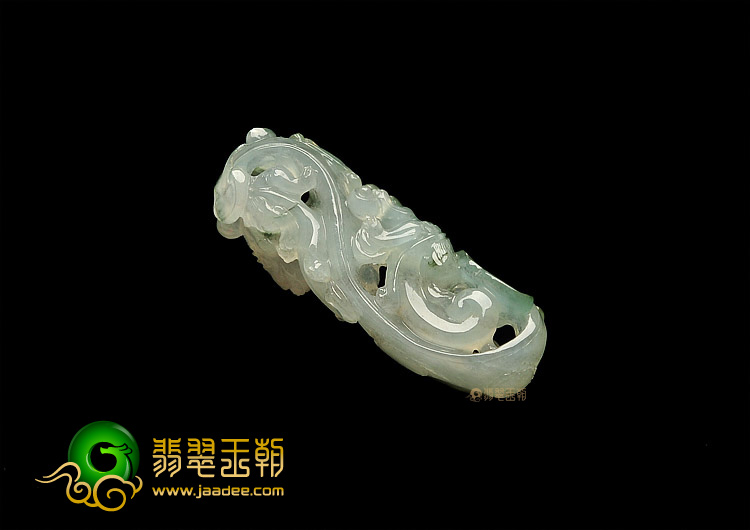冰种略飘花龙钩挂件