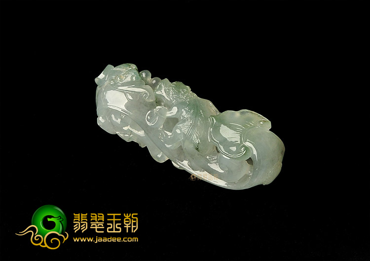 冰种略飘花龙钩挂件