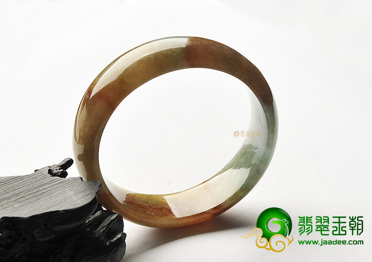 糯冰种褐黄翡贵妃镯（57.8mm-55.9mm）