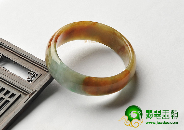 糯冰种褐黄翡贵妃镯（57.8mm-55.9mm）