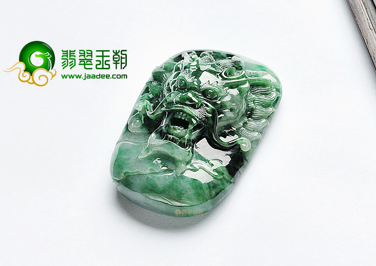 糯冰种飘花龙头挂件