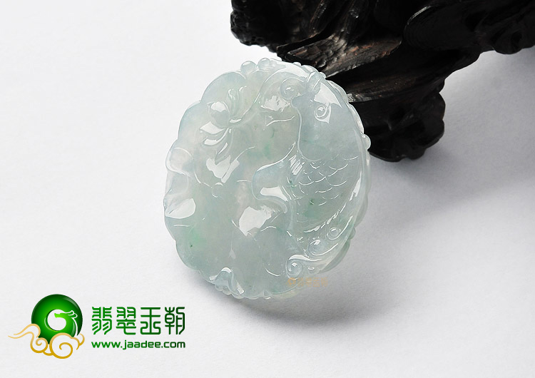 糯冰种略飘花年年有余挂件