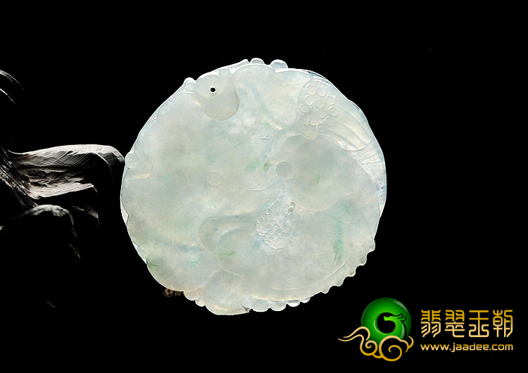 糯冰种略飘花年年有余挂件