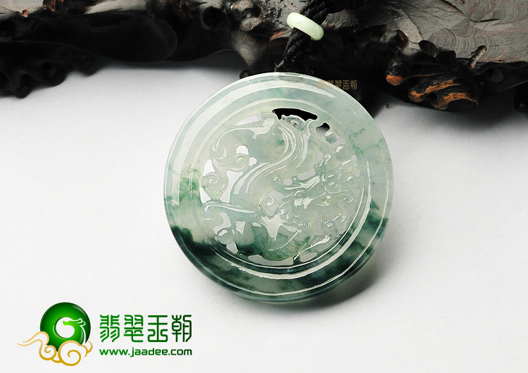 冰种飘花龙牌挂件