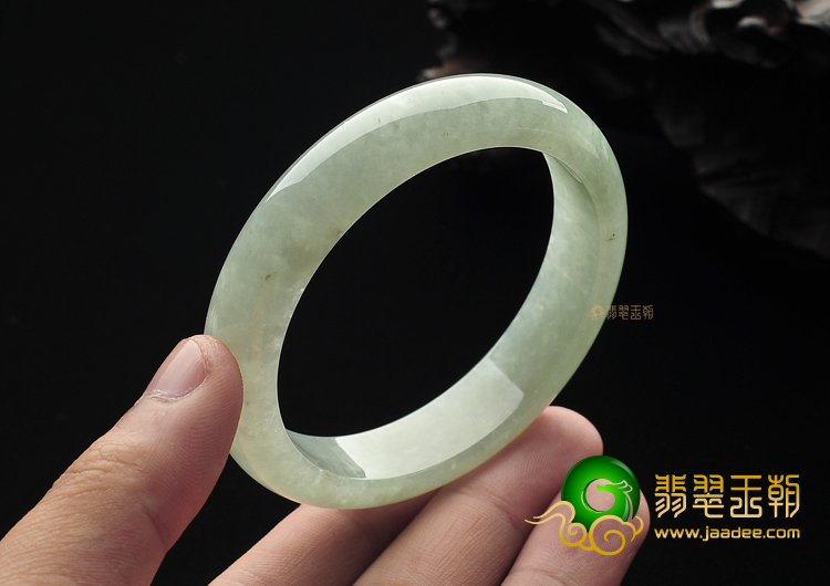 糯冰种晴水手镯（57.9mm）