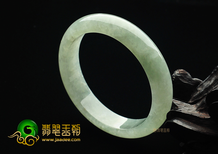 糯冰种晴水手镯（57.9mm）