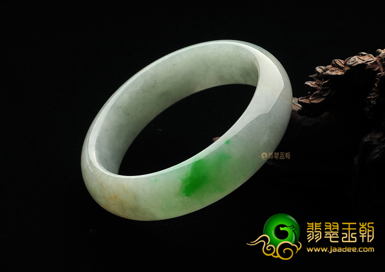 糯冰种飘翠贵妃镯（50.7mm-45.6mm）