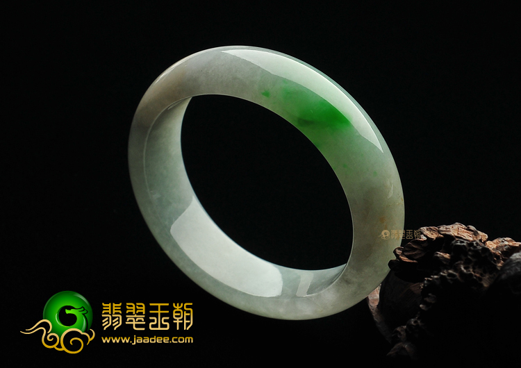 糯冰种飘翠贵妃镯（50.7mm-45.6mm）