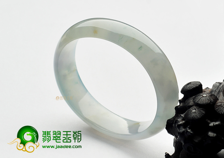 冰种飘花贵妃镯（57.2mm-50.2mm）