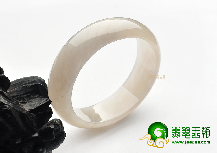 糯冰种淡紫罗兰贵妃镯（57mm-49.4mm）