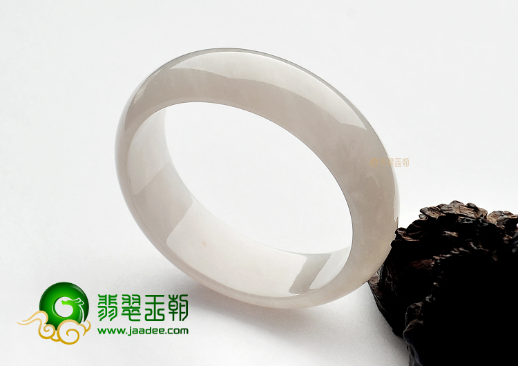 糯冰种淡紫罗兰贵妃镯（52.2mm-48mm）