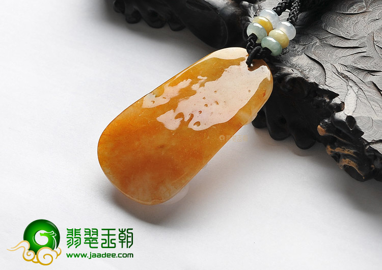 糯冰种黄翡略飘花站观音挂件