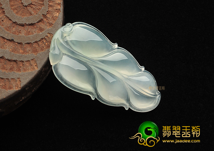 冰种淡晴水叶子挂件