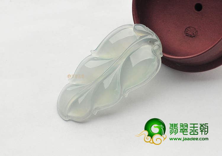 冰种淡晴水叶子挂件