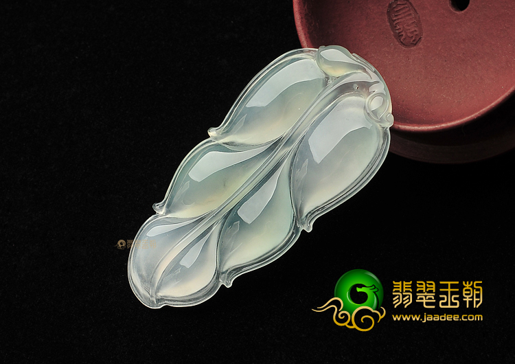 冰种淡晴水叶子挂件