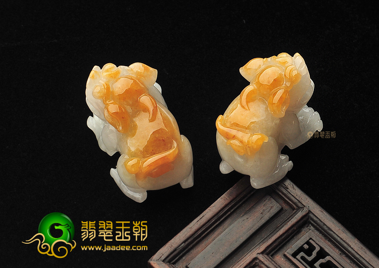 糯冰种黄翡貔貅挂件（一对）