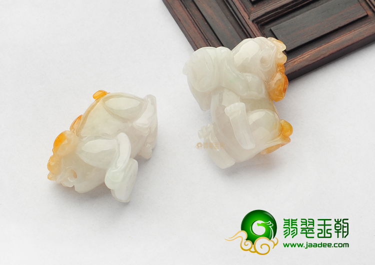 糯冰种黄翡貔貅挂件（一对）