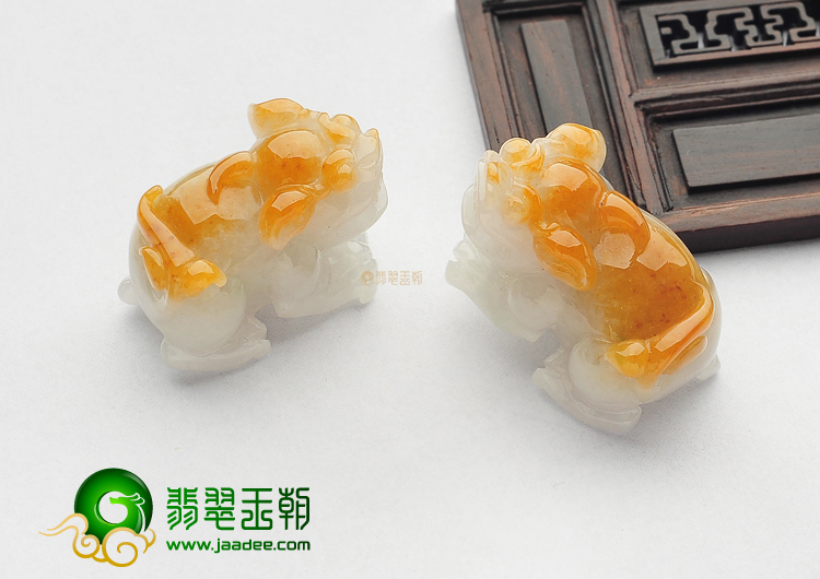 糯冰种黄翡貔貅挂件（一对）
