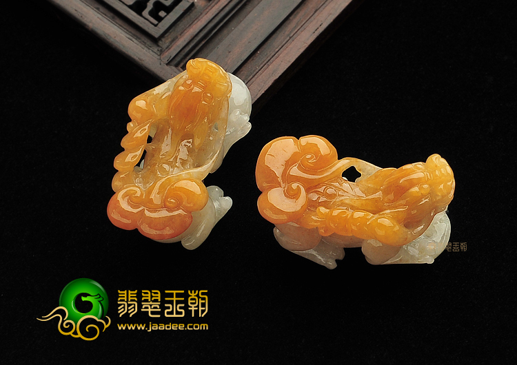 糯冰种黄翡貔貅挂件（一对）