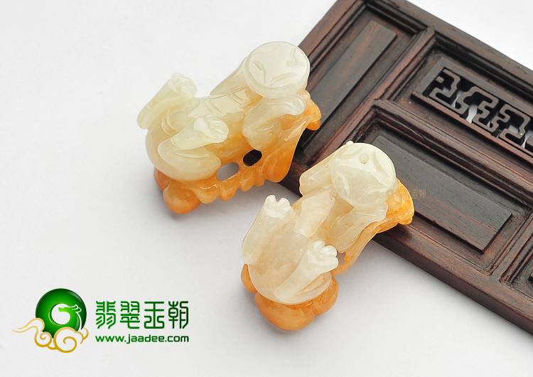 糯冰种黄翡貔貅挂件（一对）