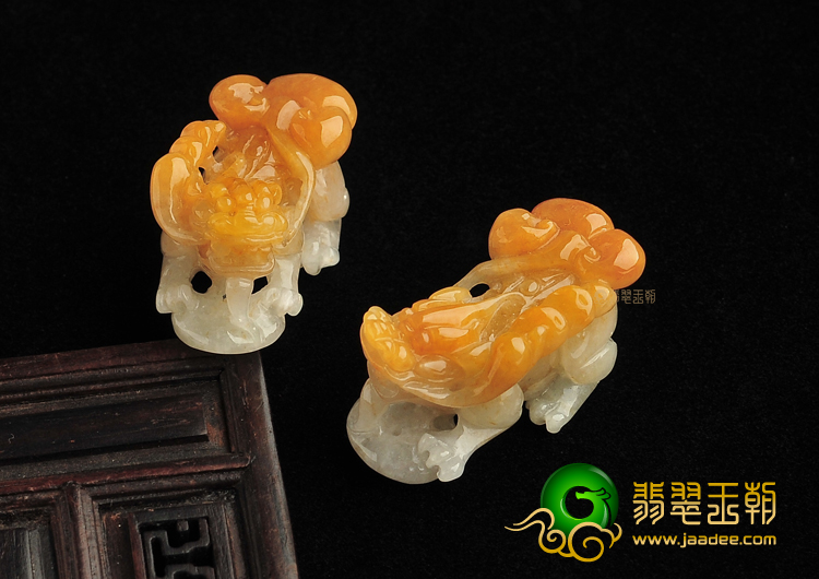 糯冰种黄翡貔貅挂件（一对）