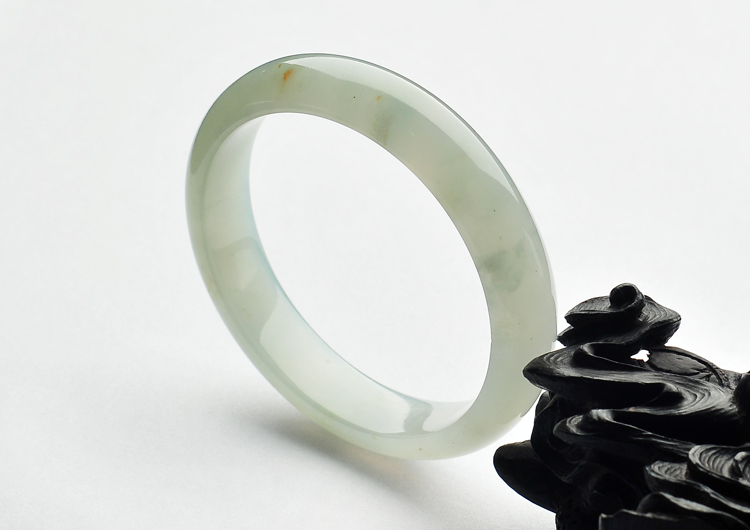 糯冰种晴水略带黄翡手镯（56.2mm）
