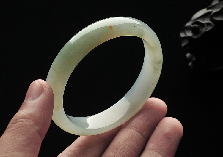 糯冰种晴水略带黄翡手镯（56.2mm）