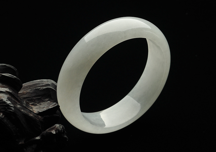 糯冰种晴水手镯（55.9mm）